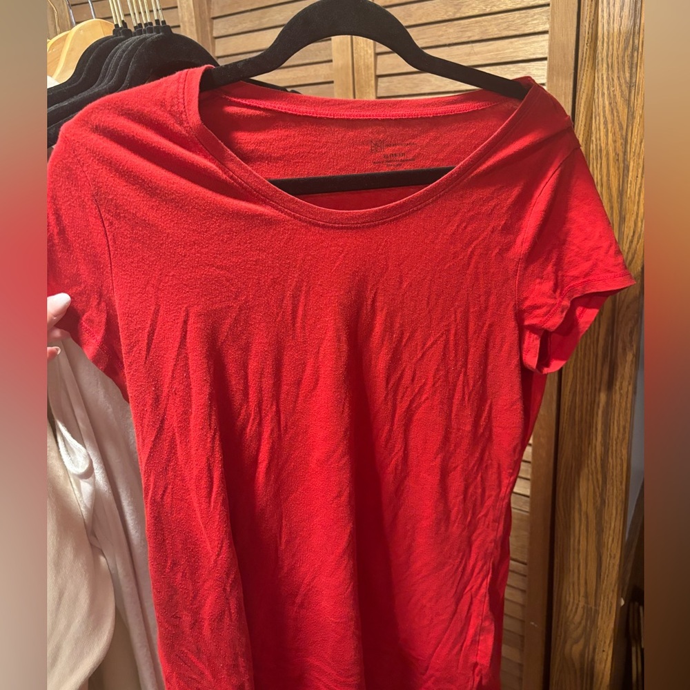 red shirt size xl
